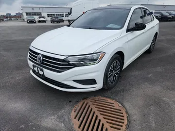 2020 Volkswagen Jetta - image 3