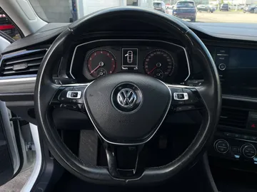 2020 Volkswagen Jetta - image 18