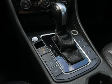 2020 Volkswagen Jetta - image 25