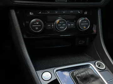 2020 Volkswagen Jetta - image 21