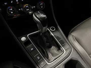 2024 Volkswagen Jetta - image 24