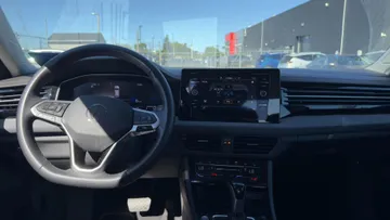 2025 Volkswagen Jetta - image 8