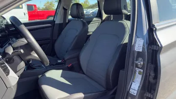 2025 Volkswagen Jetta - image 7