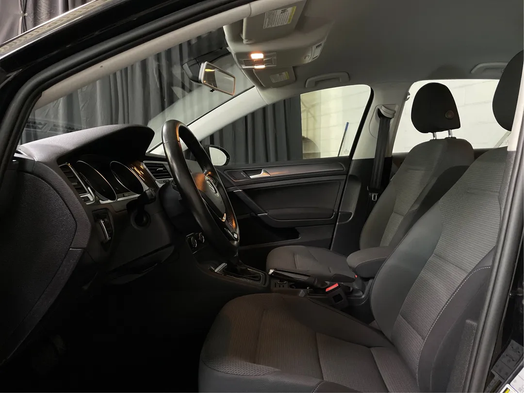 2018 Volkswagen Golf — photo 3