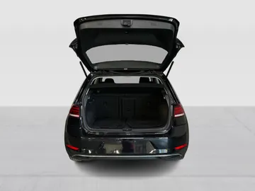 2018 Volkswagen Golf - image 13