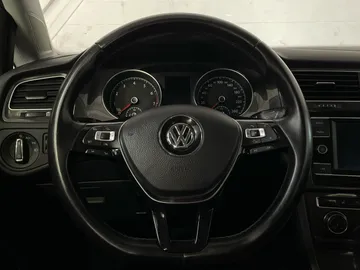 2018 Volkswagen Golf - image 17
