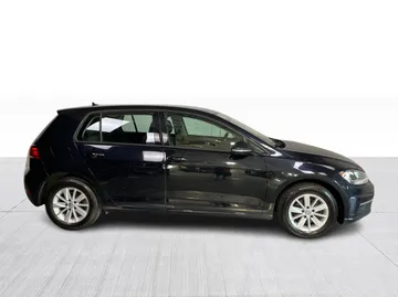 2018 Volkswagen Golf - image 2