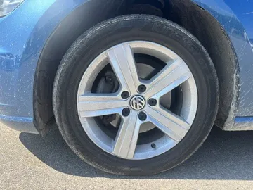 2019 Volkswagen Golf - image 7
