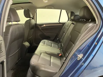2019 Volkswagen Golf - image 16