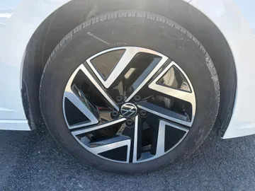 2024 Volkswagen Jetta - image 7