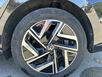 2022 Volkswagen Jetta - image 6