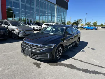 2022 Volkswagen Jetta - image 3
