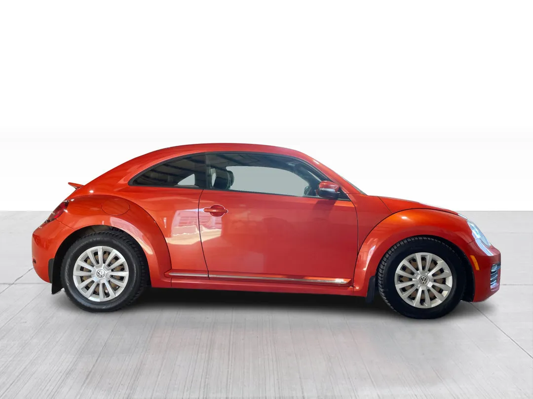 2017 Volkswagen Beetle Coupe — photo 2