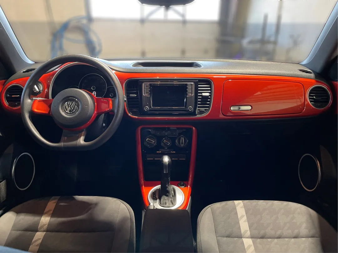 2017 Volkswagen Beetle Coupe — photo 4
