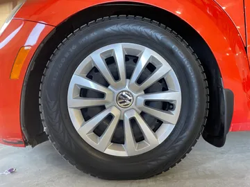 2017 Volkswagen Beetle Coupe - image 6