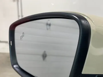 2019 Volkswagen Beetle - image 19