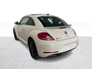 2019 Volkswagen Beetle - image 12