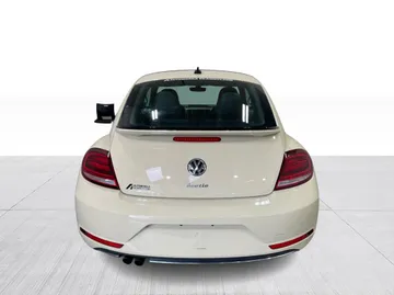 2019 Volkswagen Beetle - image 13