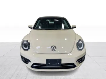 2019 Volkswagen Beetle - image 9