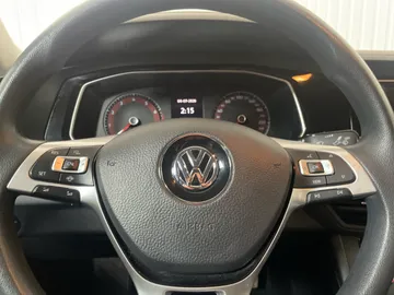2019 Volkswagen Jetta - image 17