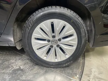2019 Volkswagen Jetta - image 6