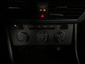 2019 Volkswagen Jetta - image 20