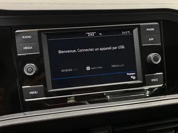 2022 Volkswagen Jetta - image 7