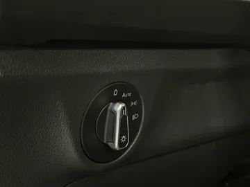 2022 Volkswagen Jetta - image 23