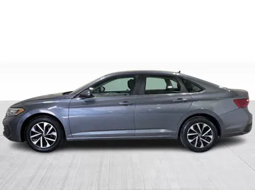 2022 Volkswagen Jetta - image 10