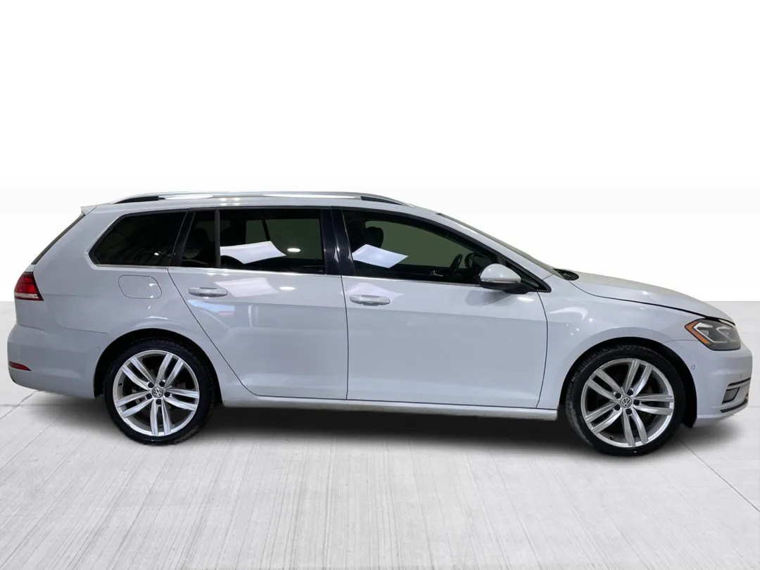 2018 Volkswagen Golf SportWagen — photo 2