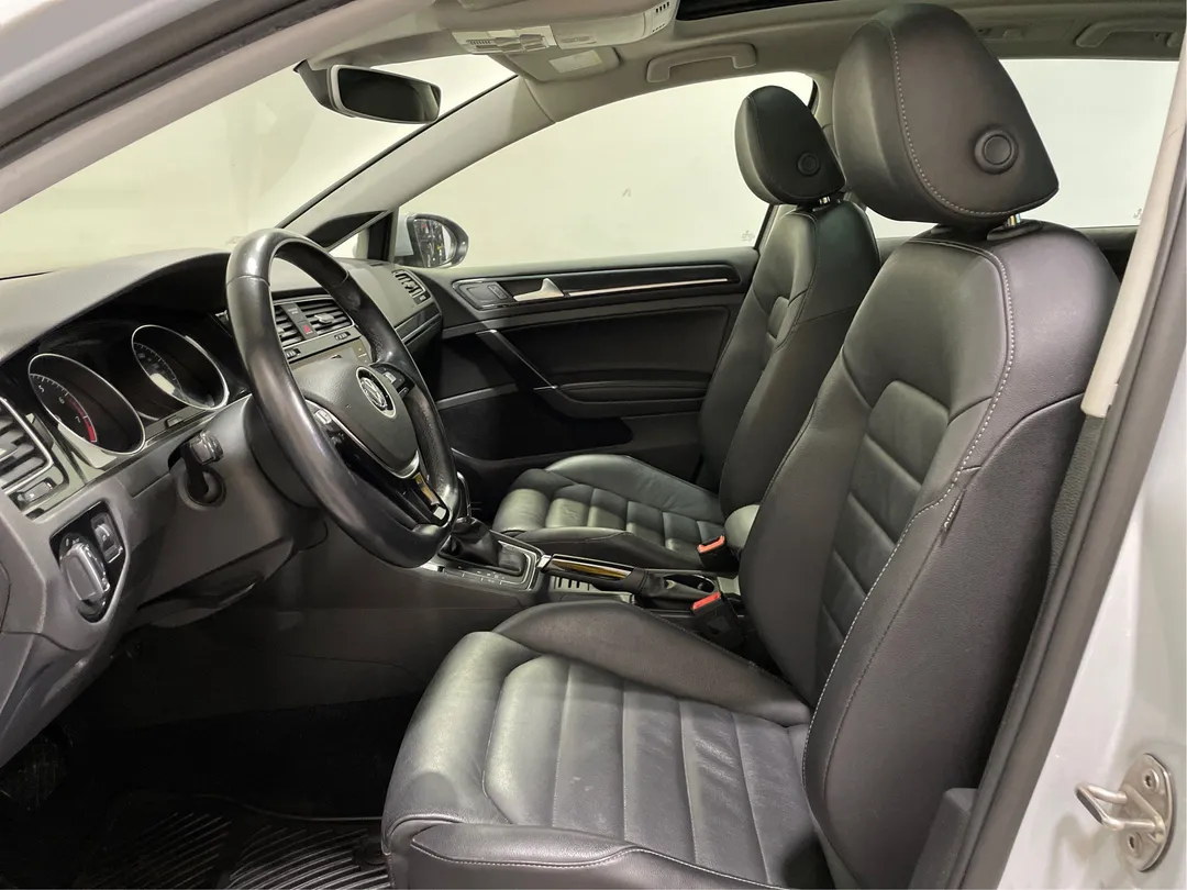 2018 Volkswagen Golf SportWagen — photo 3