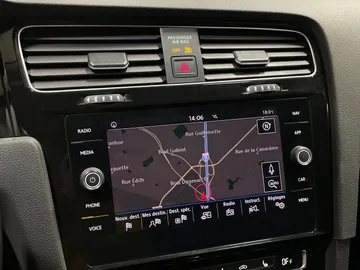 2018 Volkswagen Golf SportWagen - image 30
