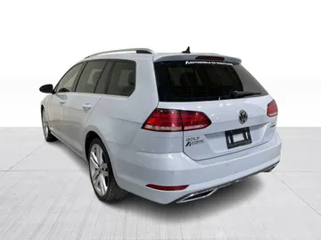 2018 Volkswagen Golf SportWagen - image 12