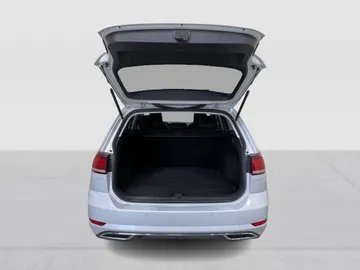 2018 Volkswagen Golf SportWagen - image 14
