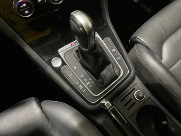 2018 Volkswagen Golf SportWagen - image 27