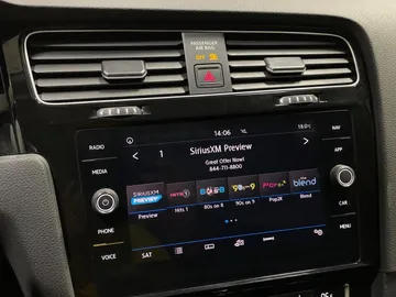 2018 Volkswagen Golf SportWagen - image 28