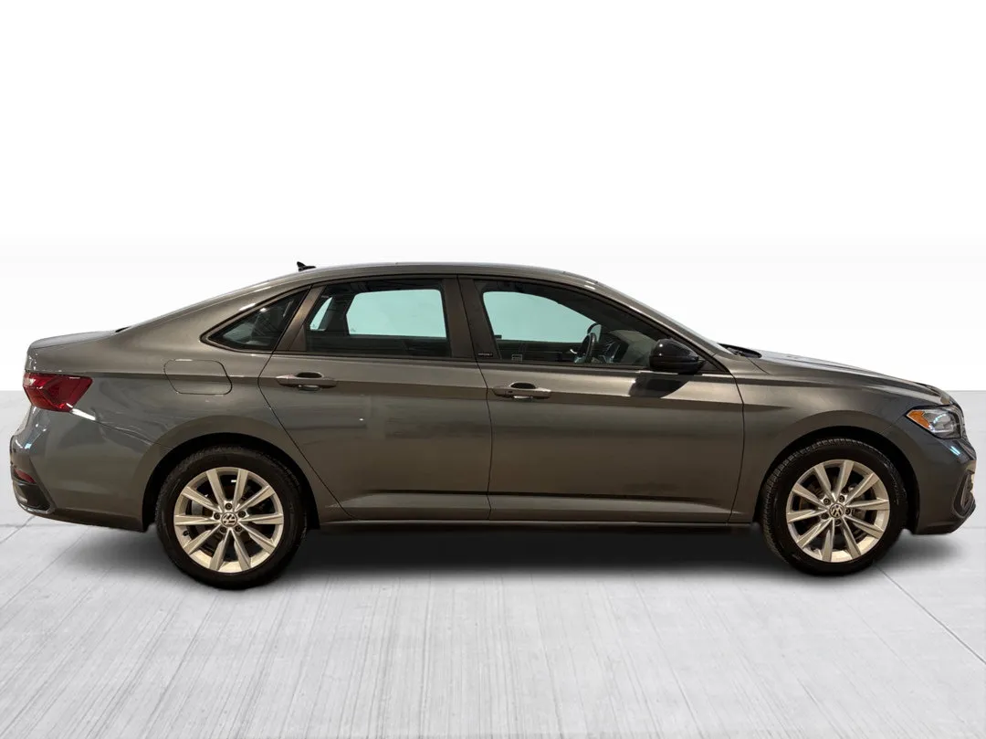 2024 Volkswagen Jetta — photo 2