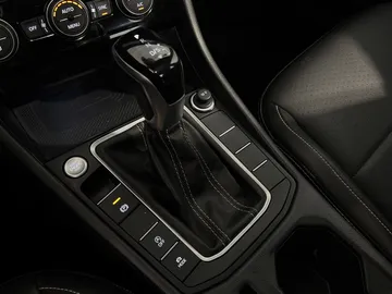 2024 Volkswagen Jetta - image 27