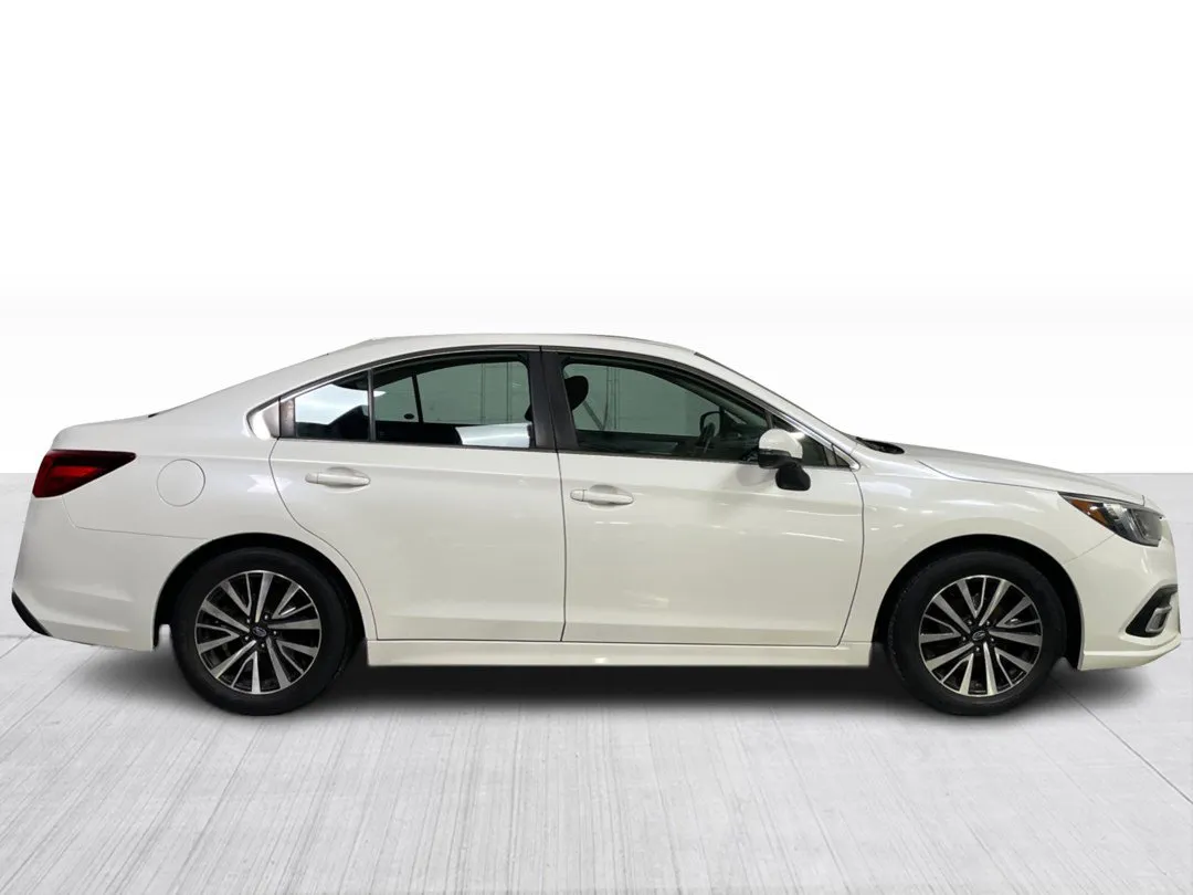 2019 Subaru Legacy — photo 2