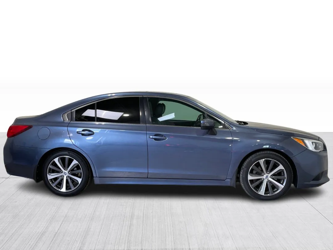 2016 Subaru Legacy — photo 2