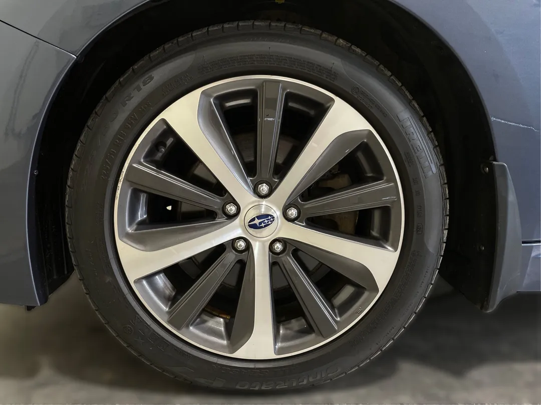 2016 Subaru Legacy — photo 6