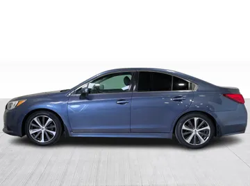 2016 Subaru Legacy - image 10