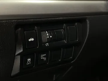 2016 Subaru Legacy - image 30