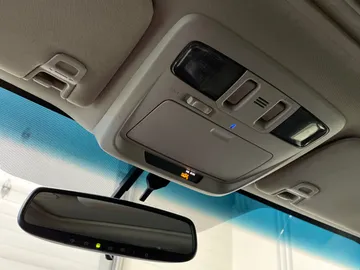 2016 Subaru Legacy - image 16