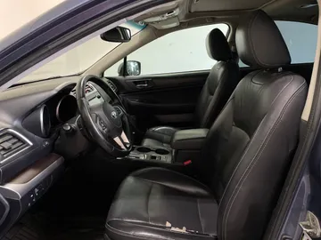 2016 Subaru Legacy - image 3