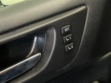2016 Subaru Legacy - image 20