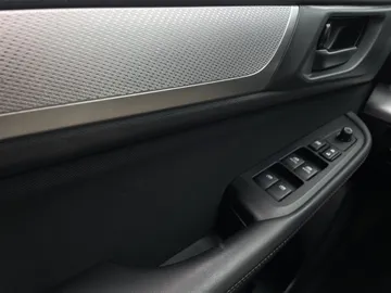 2018 Subaru Outback - image 20