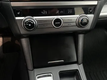 2018 Subaru Outback - image 19