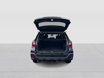 2018 Subaru Outback - image 12