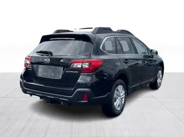 2018 Subaru Outback - image 13